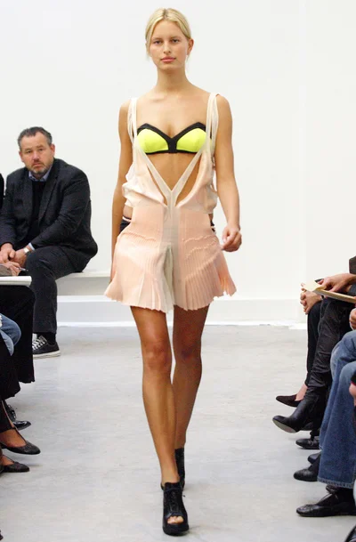 Look 10